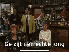 Boma is ontroerd en knuffelt Xavier