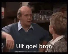 Pintje wordt ingeschonken, proost
