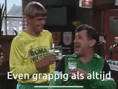 Marc met bier in Bomaworst-shirt